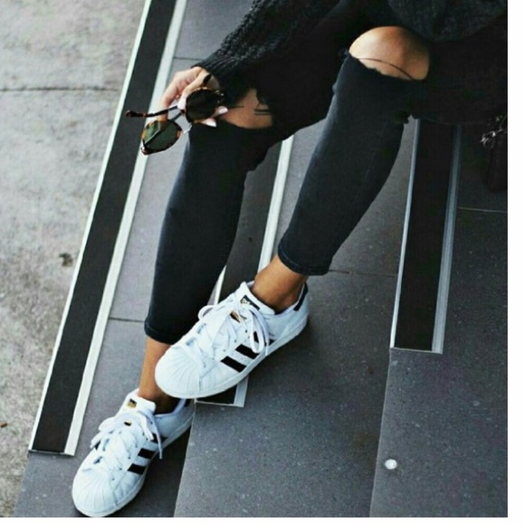 Adidas ORIGINALS SUPERSTAR J Junior Gym Shoes - Picture 6 of 8